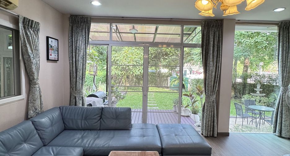 For rent 3 bedrooms house in Lat Krabang, Bangkok