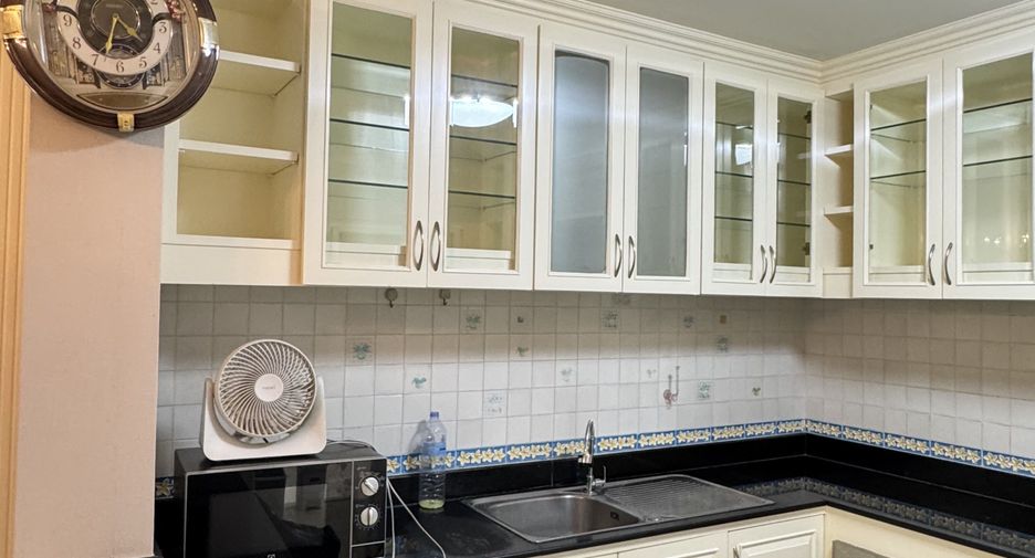 For rent 3 bedrooms house in Lat Krabang, Bangkok