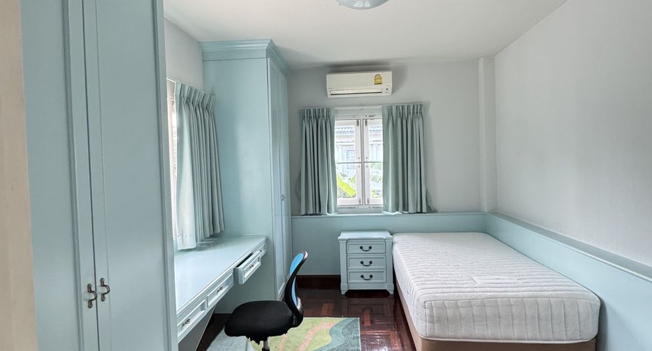 For rent 3 bedrooms house in Lat Krabang, Bangkok