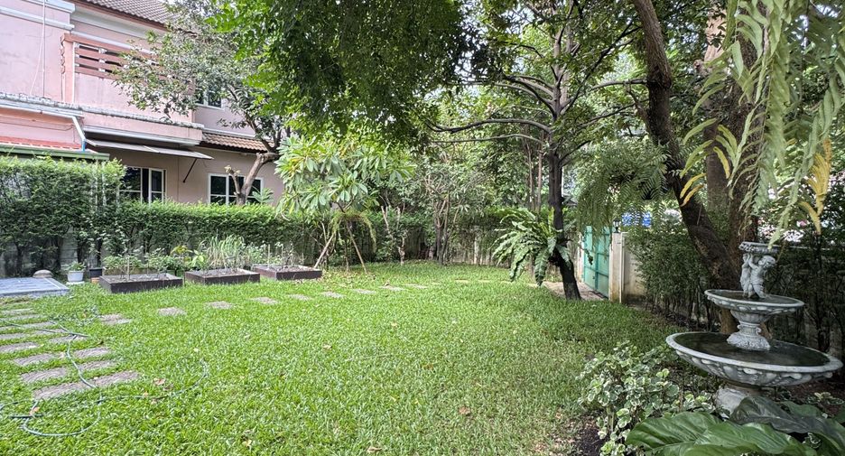 For rent 3 bedrooms house in Lat Krabang, Bangkok