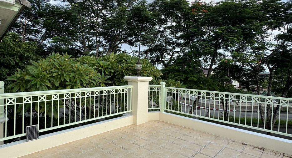 For rent 3 bedrooms house in Lat Krabang, Bangkok