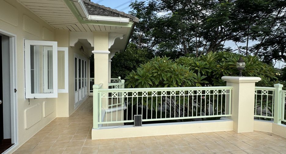 For rent 3 bedrooms house in Lat Krabang, Bangkok