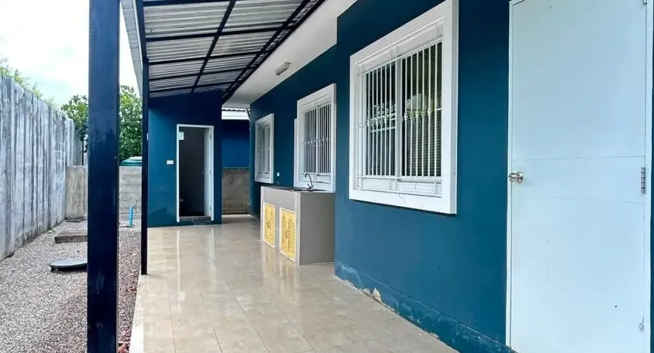 For rent 4 bedrooms house in Saraphi, Chiang Mai