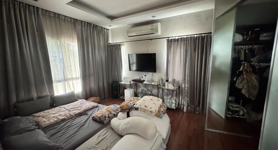 For sale 4 bedrooms house in Sai Mai, Bangkok