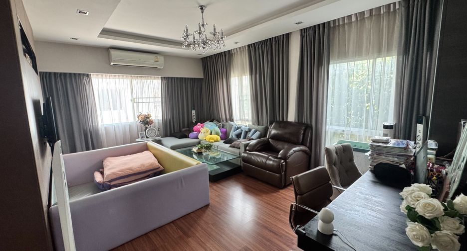 For sale 4 bedrooms house in Sai Mai, Bangkok