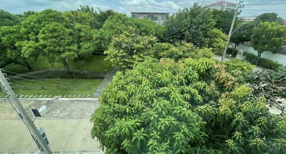 For sale 4 bedrooms house in Sai Mai, Bangkok