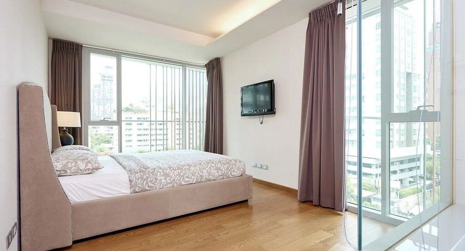 For sale and for rent 2 bedrooms condo in Watthana, Bangkok