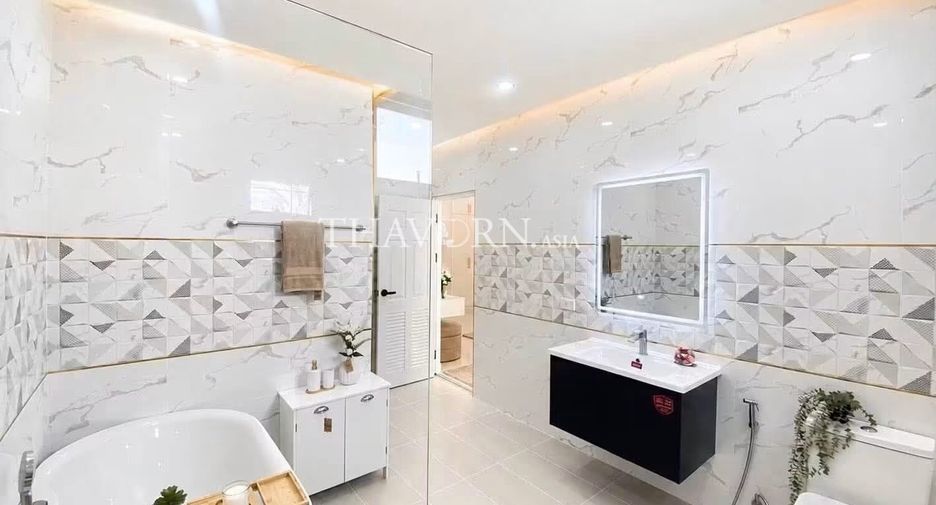 Haus zum Kauf mit 3 Zimmer in Bang Lamung, Chonburi