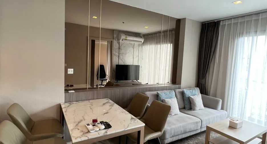 Condo en alquiler de 2 habitaciones en Pathum Wan, Bangkok
