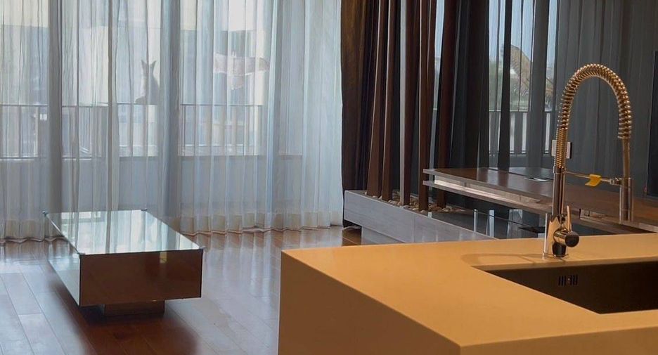 For sale 3 bedrooms condo in Yan Nawa, Bangkok