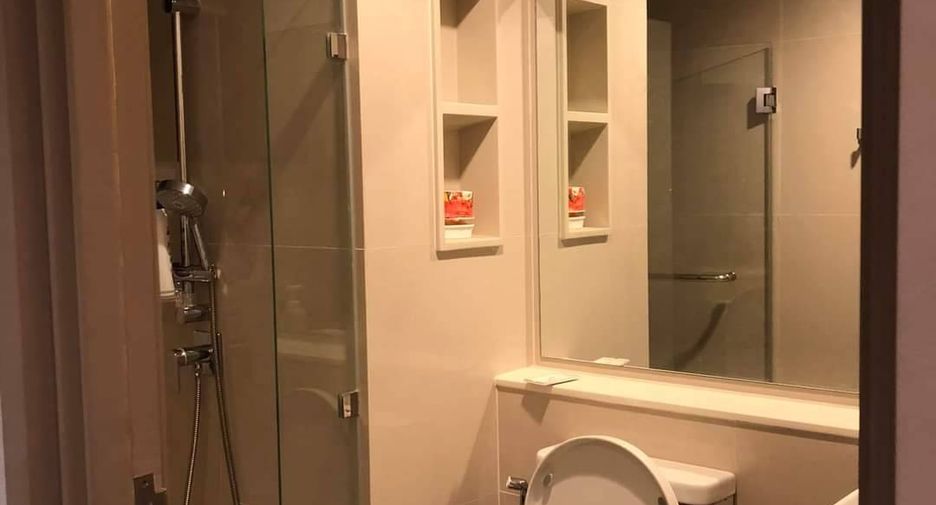 For rent 2 bedrooms condo in Thon Buri, Bangkok