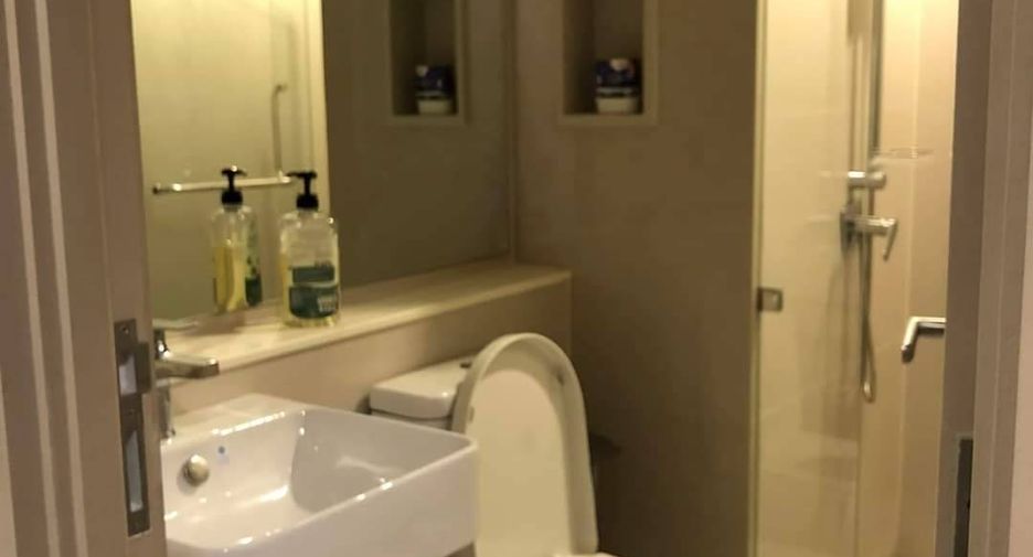 For rent 2 bedrooms condo in Thon Buri, Bangkok