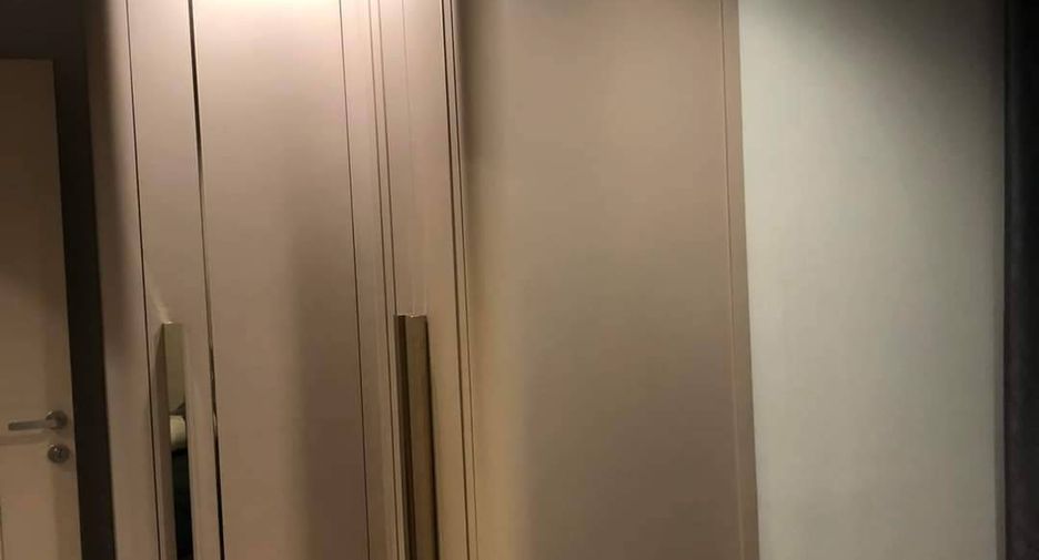 For rent 2 bedrooms condo in Thon Buri, Bangkok