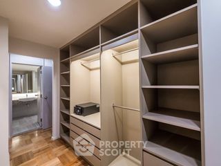For rent 3 bedrooms condo in Yan Nawa, Bangkok