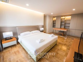 For rent 3 bedrooms condo in Yan Nawa, Bangkok