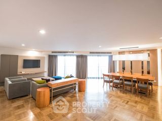 For rent 3 bedrooms condo in Yan Nawa, Bangkok