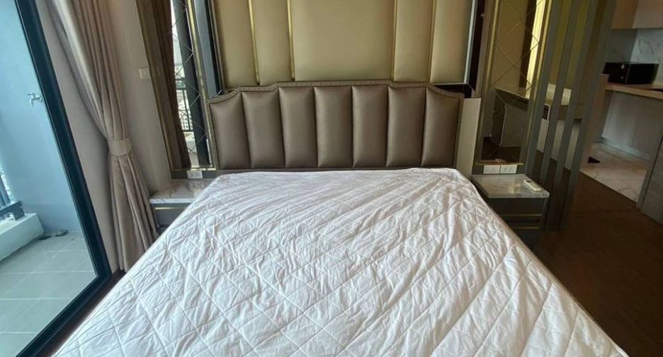 For sale 2 bedrooms condo in Huai Khwang, Bangkok