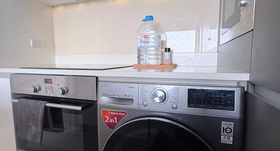Продажа 1 кровать кондо в Сатхон, Бангкок
