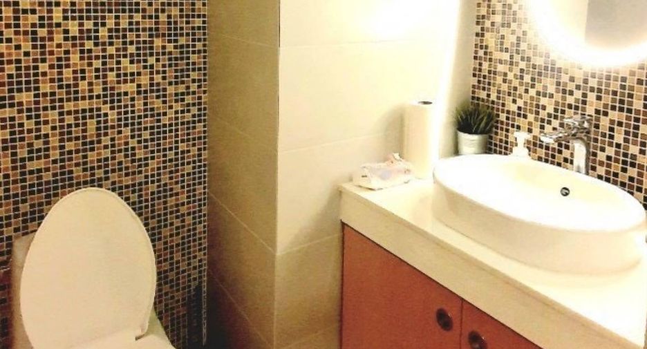 For rent そして for sale 2 ベッドルーム condo in Phra Khanong, Bangkok