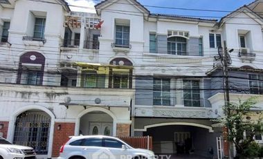 For sale 2 bedrooms townhouse in Lat Phrao, Bangkok