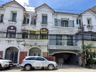 For sale 2 bedrooms townhouse in Lat Phrao, Bangkok