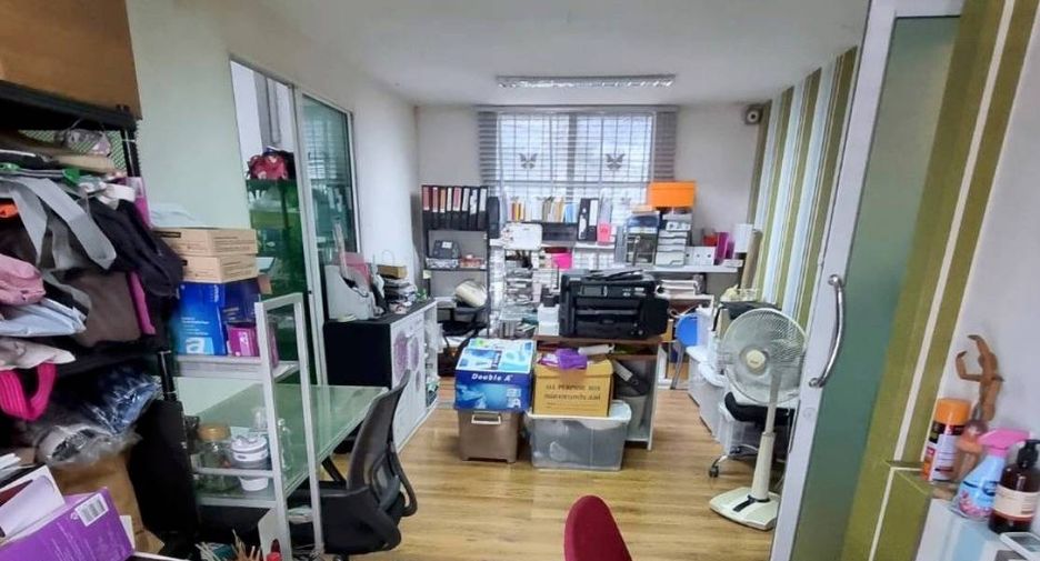 For sale 2 bedrooms townhouse in Lat Phrao, Bangkok