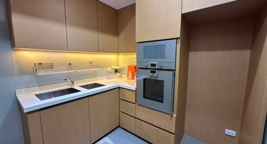 For rent and for sale 1 bed condo in Yan Nawa, Bangkok