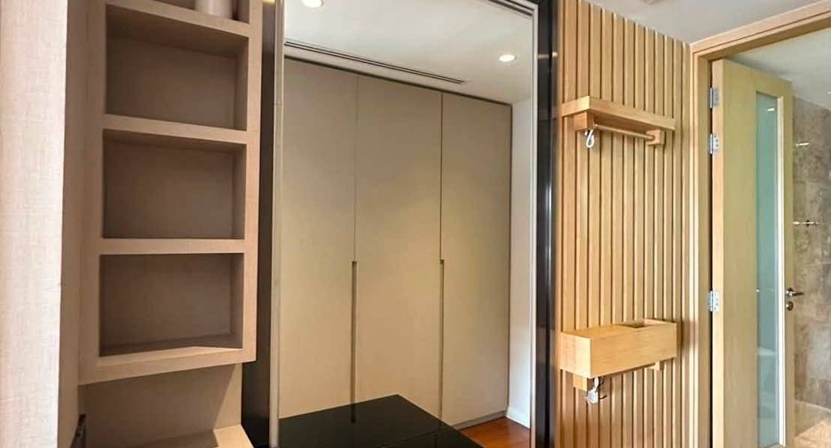 For rent and for sale 1 bed condo in Yan Nawa, Bangkok