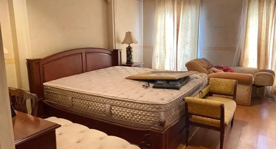 For sale 4 bedrooms townhouse in Bang Kho Laem, Bangkok