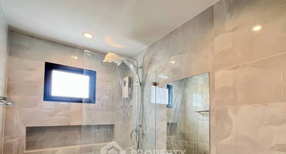 For sale 4 bedrooms house in Sai Mai, Bangkok