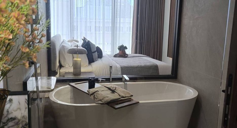 For sale 2 bedrooms condo in Sathon, Bangkok