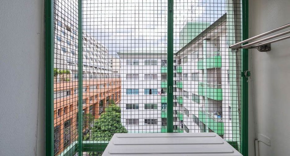 For sale studio condo in Bang Kapi, Bangkok