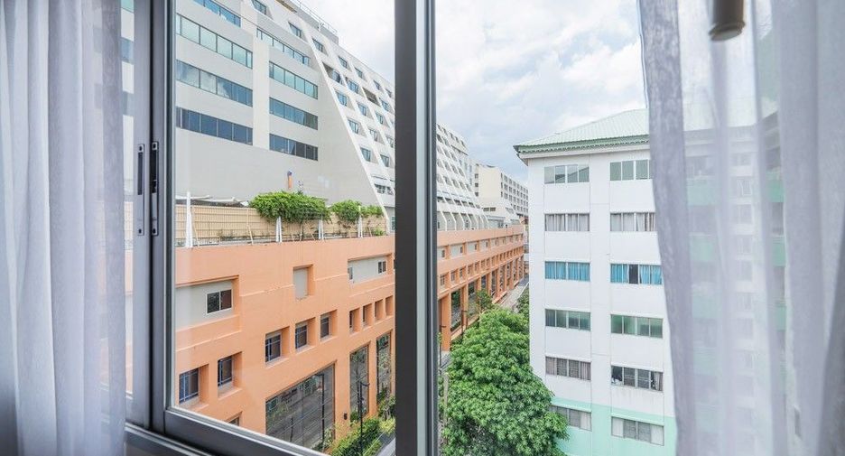 For sale studio condo in Bang Kapi, Bangkok