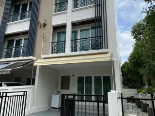 For sale and for rent 3 bedrooms townhouse in Suan Luang, Bangkok