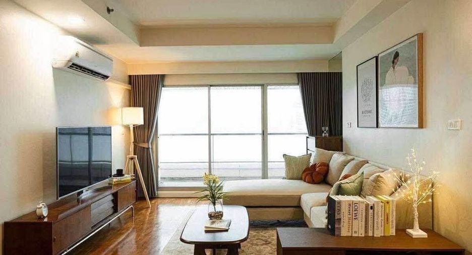 For rent 2 bedrooms condo in Yan Nawa, Bangkok
