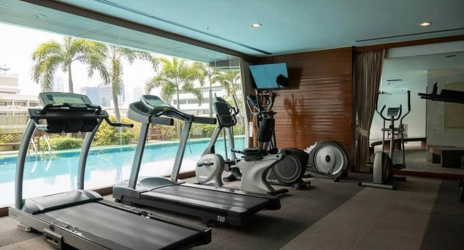 For rent 2 bedrooms condo in Yan Nawa, Bangkok