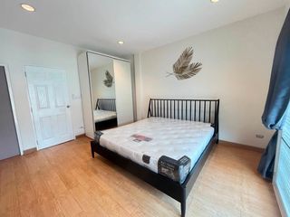For sale 4 bedrooms townhouse in Yan Nawa, Bangkok