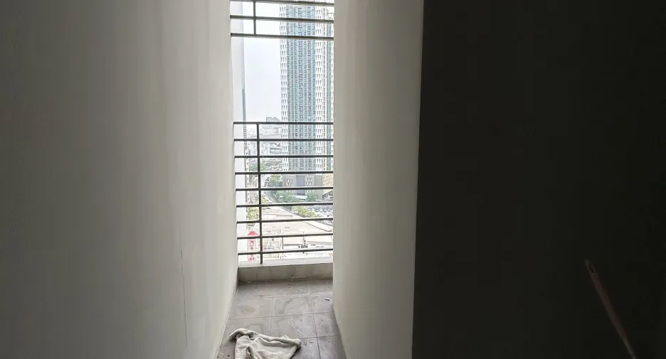 For sale 1 Beds condo in Huai Khwang, Bangkok