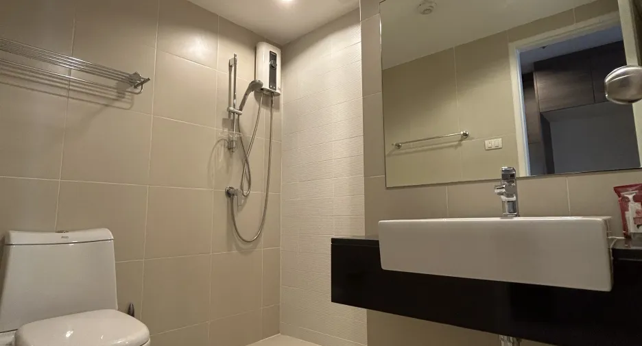 For sale 1 Beds condo in Huai Khwang, Bangkok