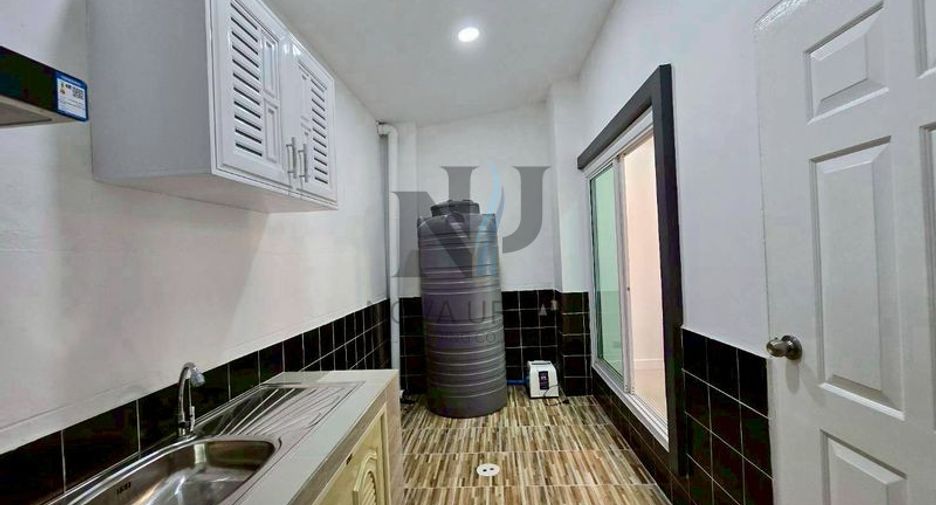 For rent 2 bedrooms house in Bang Lamung, Chonburi