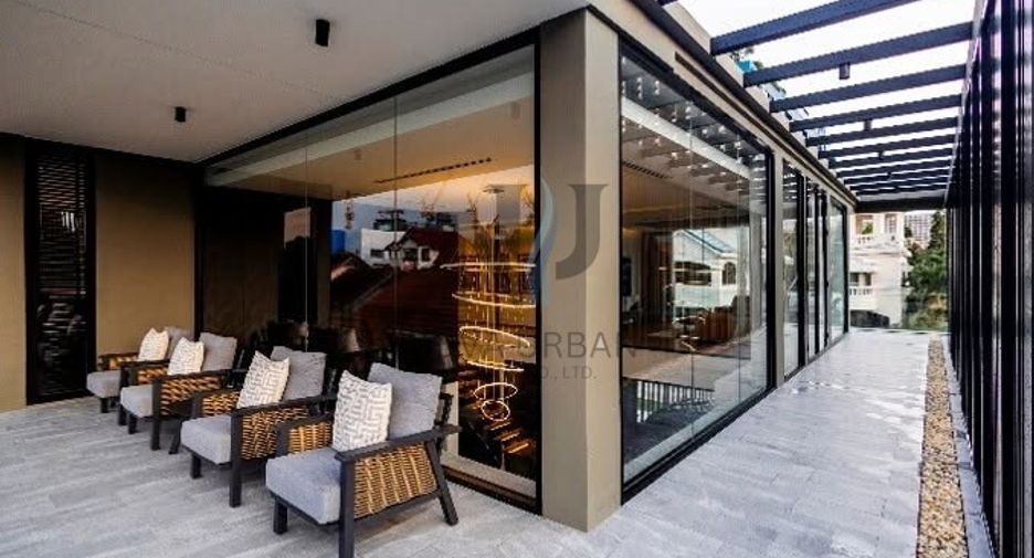 For rent 5 bedrooms villa in Jomtien, Pattaya