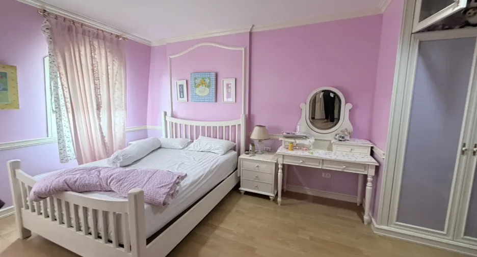 For sale 4 bedrooms townhouse in Bang Kho Laem, Bangkok