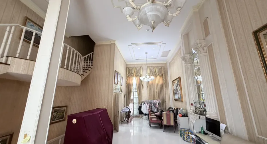For sale 4 bedrooms townhouse in Bang Kho Laem, Bangkok