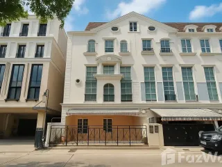 For sale 4 bedrooms townhouse in Bang Kho Laem, Bangkok