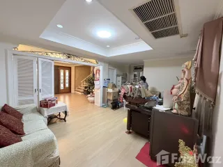 For sale 4 bedrooms townhouse in Bang Kho Laem, Bangkok