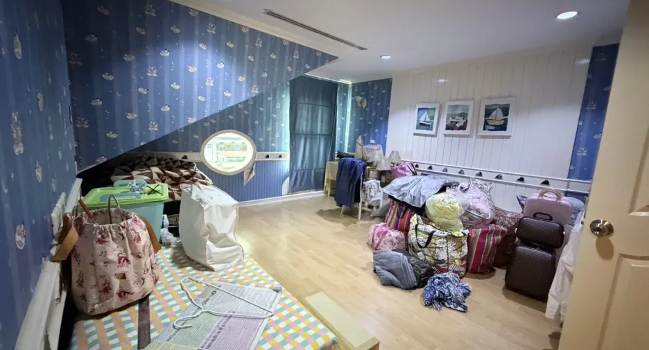 For sale 4 bedrooms townhouse in Bang Kho Laem, Bangkok