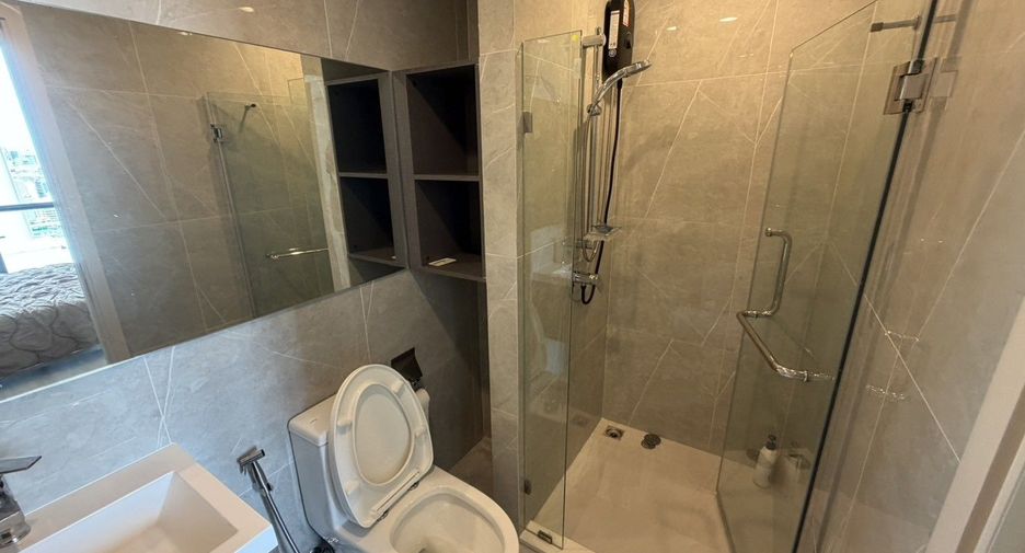 For rent 1 bed condo in Huai Khwang, Bangkok
