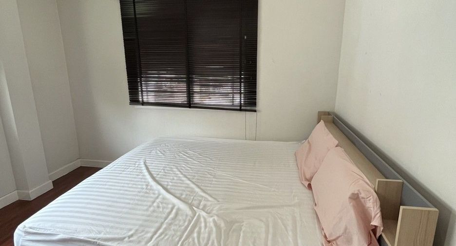 For rent 4 bedrooms house in Mueang Chiang Mai, Chiang Mai