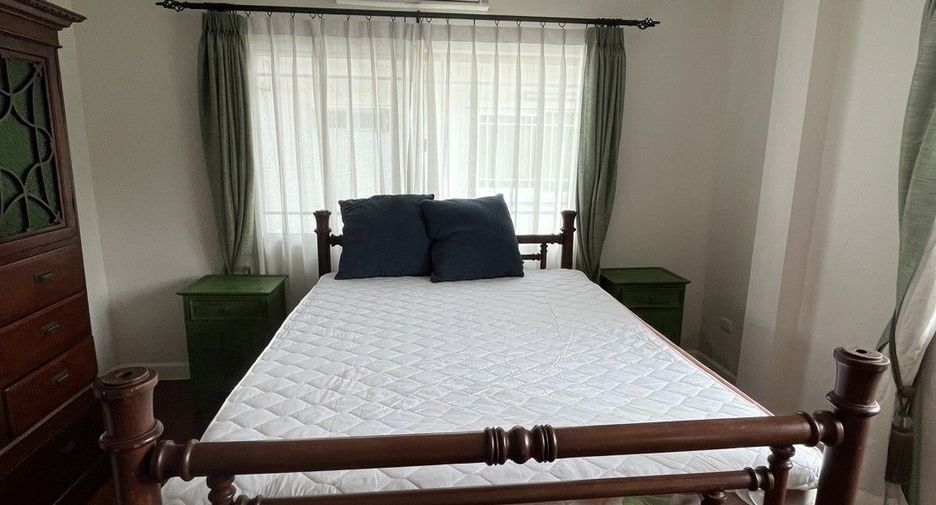For rent 4 bedrooms house in Mueang Chiang Mai, Chiang Mai