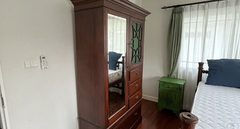 For rent 4 bedrooms house in Mueang Chiang Mai, Chiang Mai